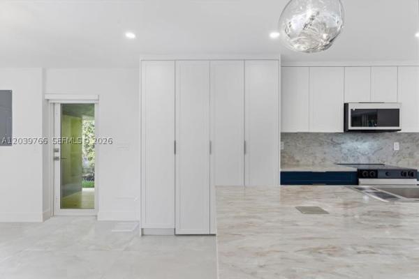 Bay Heights, 291 E Shore Dr E, Miami, Florida 33133, image 2