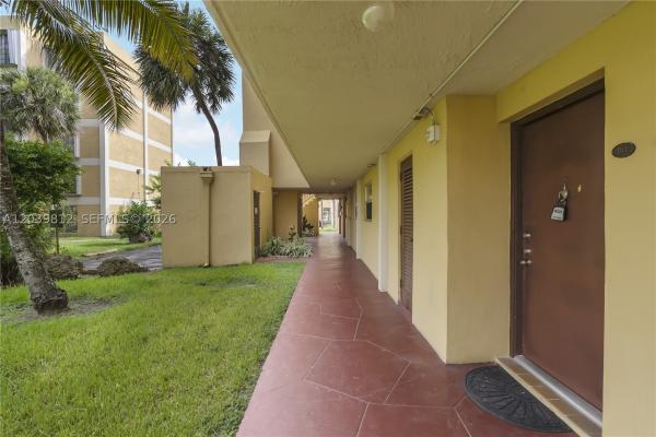 9180 Fontainebleau Blvd #103, Unincorporated Dade County, Florida 33172, image 3