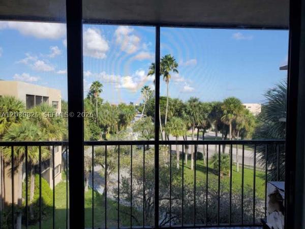 8635 NW 8th St #423, Unincorporated Dade County, Florida 33126, image 3