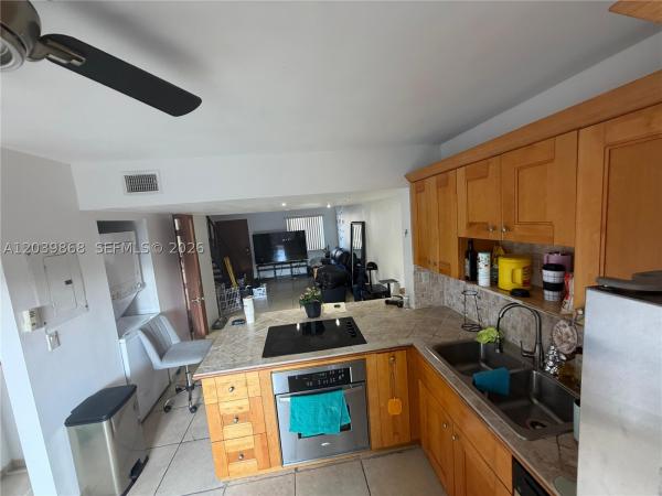 541 NW 82nd Ct #375, Unincorporated Dade County, Florida 33126, image 3