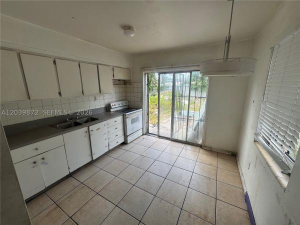 3320 NW 87th Ter, Unincorporated Dade County, Florida 33147, image 2