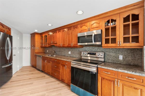 Mar Azul, 600 Grapetree Dr #7ES, Key Biscayne, Florida 33149, image 1