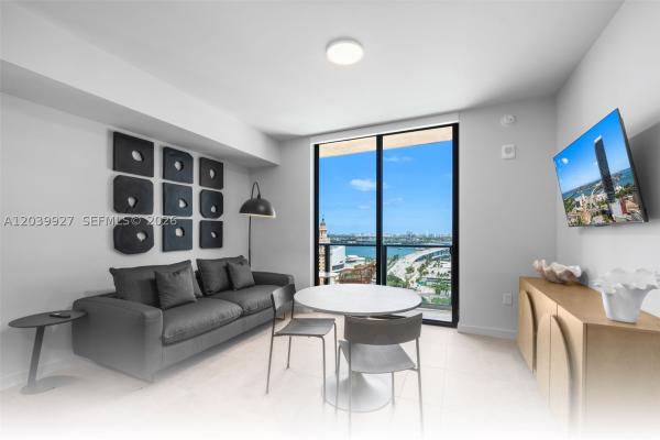 121 NE 5th St #3200, Miami, Florida 33132, image 2