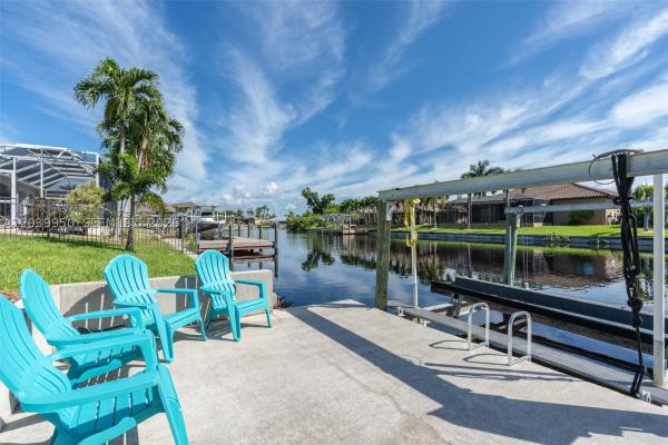 2219 SE 19th Pl, Cape Coral, Florida 33990, image 2