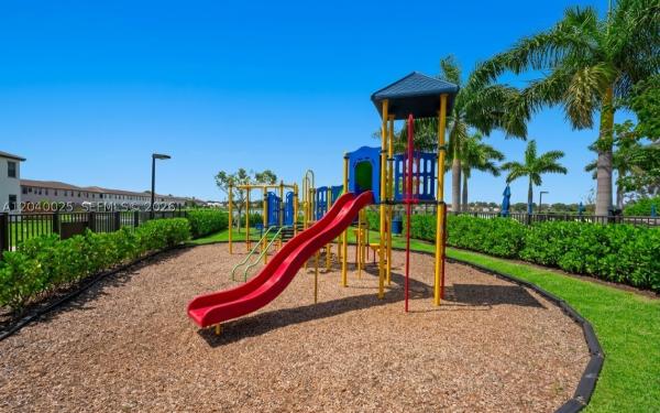 670 NE 207th St, Unincorporated Dade County, Florida 33179, image 3
