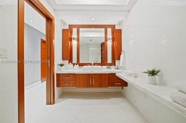 Trump Royale, 18201 Collins Ave #5201, Sunny Isles Beach, Florida 33160, image 3