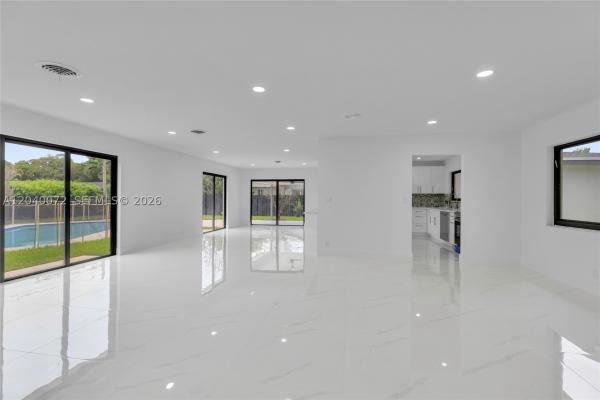 Plantation Gardens, 6940 NW 6th St, Plantation, Florida 33317, image 2