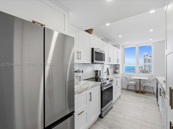 Courvoisier Courts, 701 Brickell Key Blvd #1903, Miami, Florida 33131, image 2