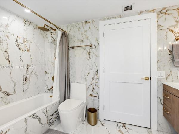 Courvoisier Courts, 701 Brickell Key Blvd #1903, Miami, Florida 33131, image 1