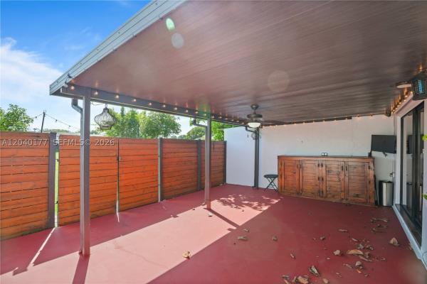 5113 SW 138th Avenue Cir, Unincorporated Dade County, Florida 33175, image 2