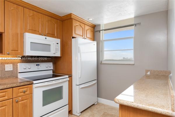 Coral Isle, 3545 NE 166th St #805, North Miami Beach, Florida 33160, image 2