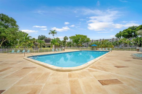 8101 Camino Real #C-402, Unincorporated Dade County, Florida 33143, image 2