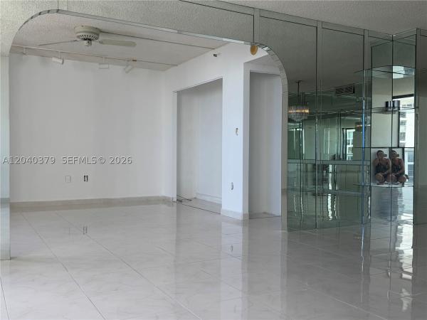 Waterview 1, 20505 E Country Club Dr #835, Aventura, Florida 33180, image 2