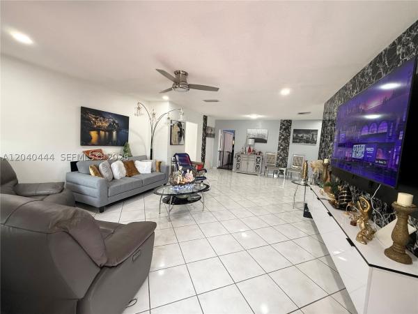 Green Haven 12, 8600 NW 57th Ct, Tamarac, Florida 33321, image 2