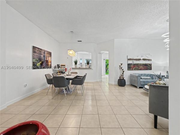 Granada Estates, 522 NE 20th Ave, Homestead, Florida 33033, image 2