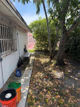 867 NW 109th St, Unincorporated Dade County, Florida 33168, image 2