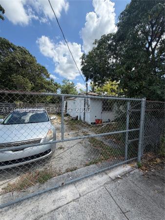 867 NW 109th St, Unincorporated Dade County, Florida 33168, image 3