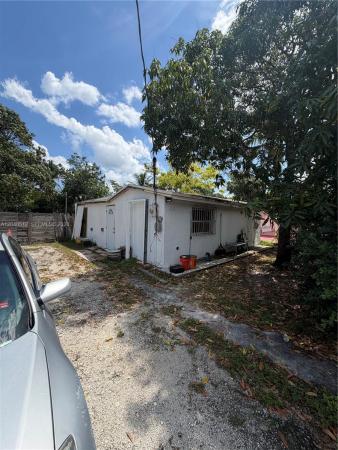 867 NW 109th St, Unincorporated Dade County, Florida 33168, image 1