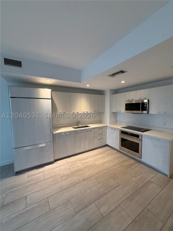 Brickell Heights East, 45 SW 9th St #1004, Miami, Florida 33130, image 1