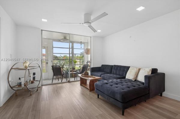 Sunrise Lakes 3, 2741 N Pine Island Rd #111, Sunrise, Florida 33322, image 2