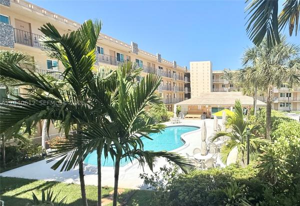 Warrenton House, 2145 Pierce St #206, Hollywood, Florida 33020, image 2
