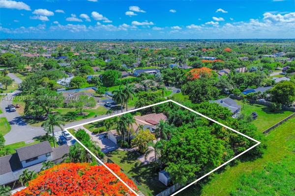 14941 SW 164th Ter, Unincorporated Dade County, Florida 33187, image 1