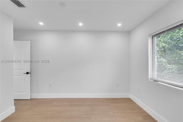 Salidor Court, 337 W 28th St, Miami Beach, Florida 33140, image 2