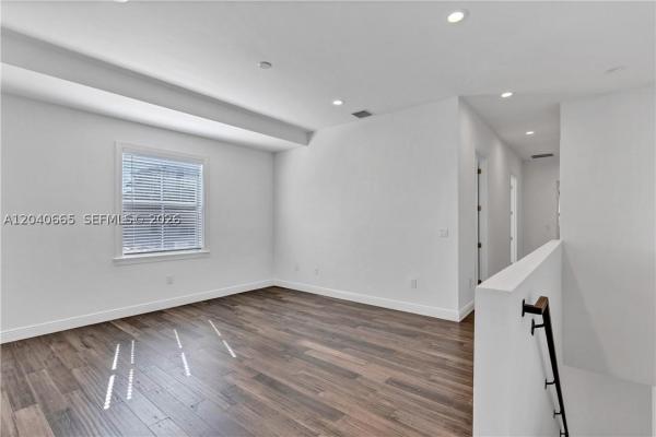 Lake Ridge, 1031 NE 13th Ave, Fort Lauderdale, Florida 33304, image 3