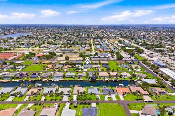 Cape Coral, 4627 SW 17th Ave, Cape Coral, Florida 33914, image 2