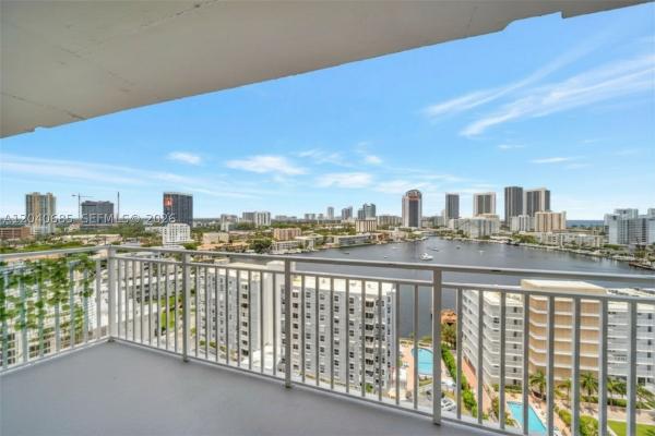 Golden Horn, 427 Golden Isles Dr #16H, Hallandale Beach, Florida 33009, image 3