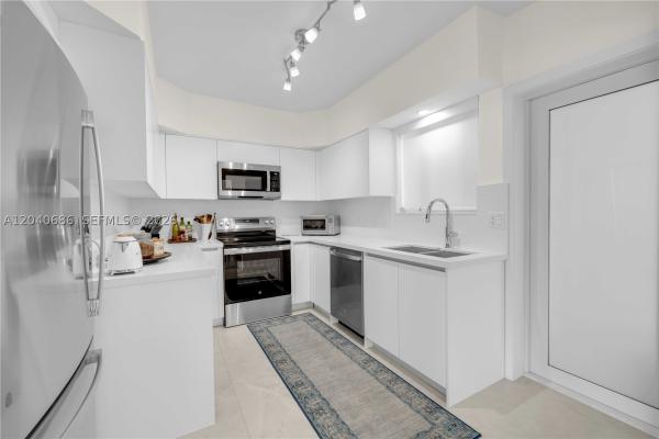 Woodlake, 462 Golden Isles Dr #211, Hallandale Beach, Florida 33009, image 1