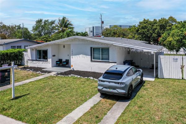 Pine Tree Manor, 19310 Christmas Rd, Cutler Bay, Florida 33157, image 2