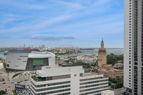 Paramount Miami Worldcenter, 851 NE 1st Ave #1711, Miami, Florida 33132, image 1