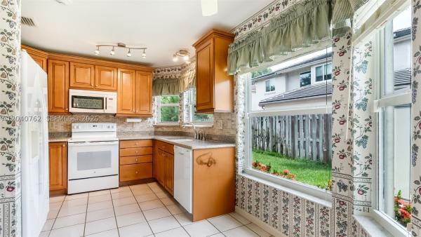 Reflections, 11295 Roundelay Rd, Cooper City, Florida 33026, image 2