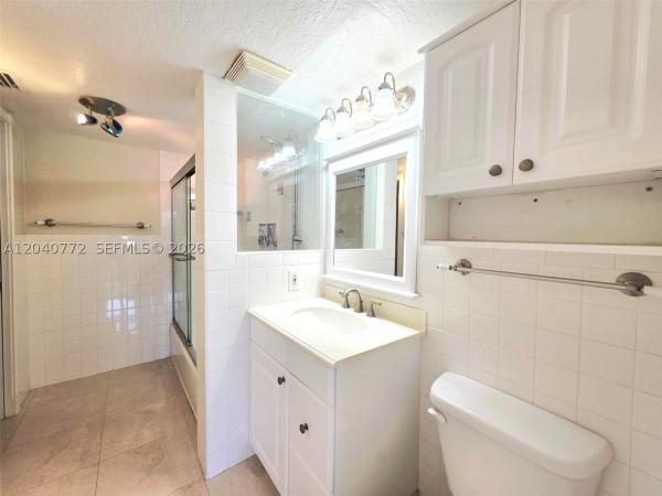 The Mooring Of PineCrest, 1400 NE 57th Ct #202, Fort Lauderdale, Florida 33334, image 2