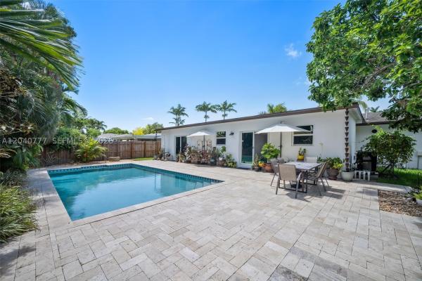 Bel Aire, 9241 SW 183rd Ter, Palmetto Bay, Florida 33157, image 2