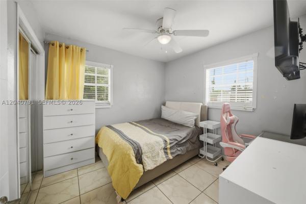 Carol City, 4481 NW 176th Ter, Miami Gardens, Florida 33055, image 2