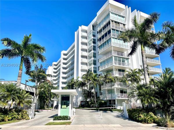 Sands Of Key Biscayne, 607 Ocean Dr #3K, Key Biscayne, Florida 33149, image 2