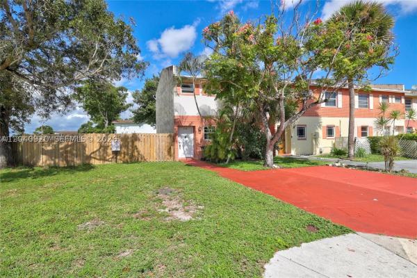 Coconut Creek Residential, 350 Sunshine Dr, Coconut Creek, Florida 33066, image 3