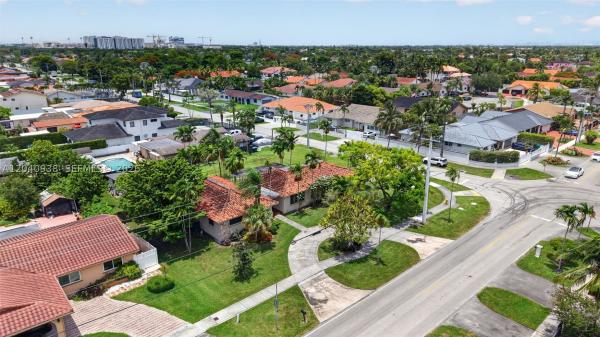 11405 SW 32nd St, Unincorporated Dade County, Florida 33165, image 2
