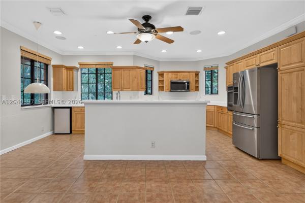 Legends, 2767 Kinsington Cir #8-4, Weston, Florida 33332, image 2