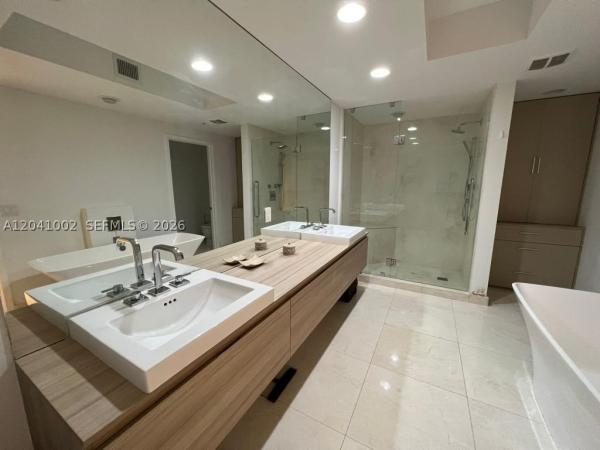 North Tower At Marina Palms, 17301 Biscayne Blvd #206, North Miami Beach, Florida 33160, image 1