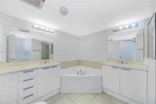 La Perla, 16699 Collins Ave #3309, Sunny Isles Beach, Florida 33160, image 1