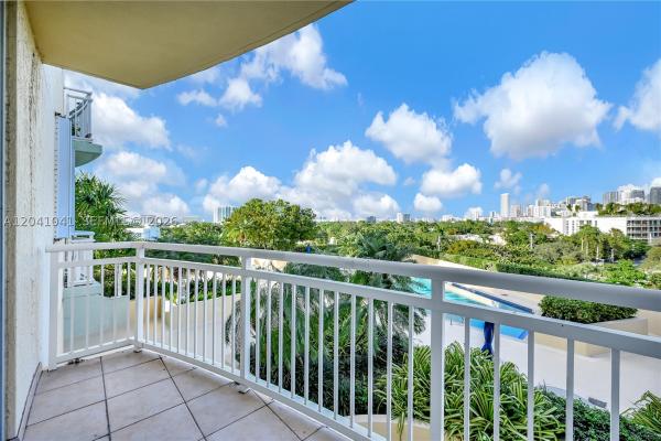 The Metropolitan, 2475 Brickell Ave #703, Miami, Florida 33129, image 2