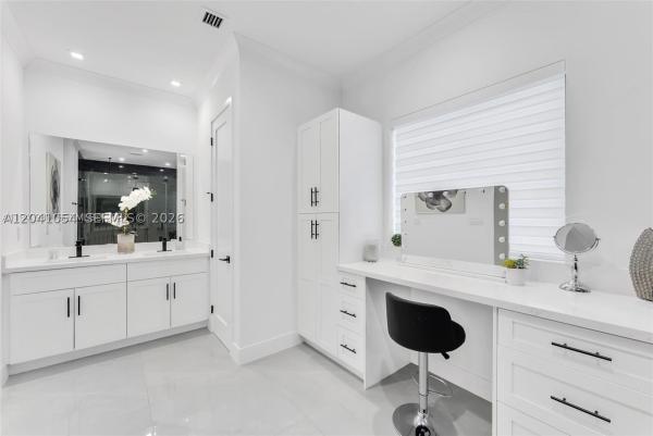 18261 SW 224th St, Unincorporated Dade County, Florida 33170, image 2