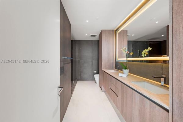 MarinaBlue, 888 Biscayne Blvd #5404, Miami, Florida 33132, image 2