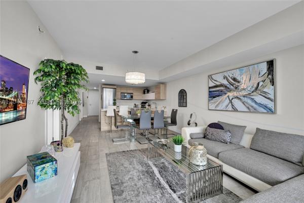 The Harbour South Tower, 16385 Biscayne Blvd #1020, North Miami Beach, Florida 33160, image 1