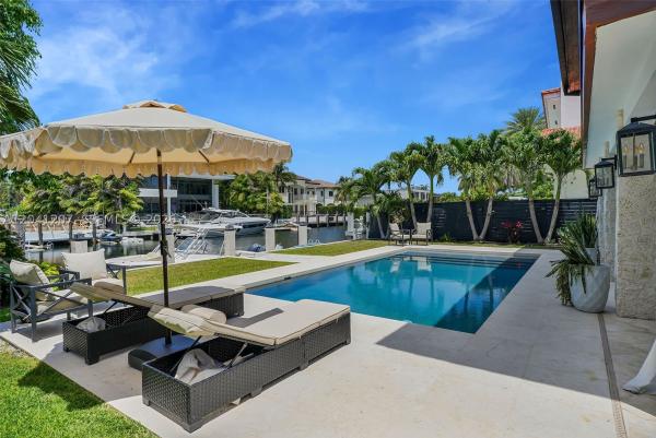 Eastern Shores, 16416 NE 32nd Ave, North Miami Beach, Florida 33160, image 3