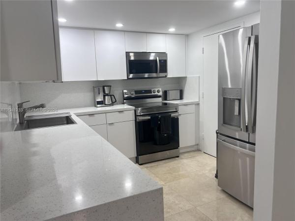 South Bay Club, 800 W Ave 635 #635, Miami Beach, Florida 33139, image 1