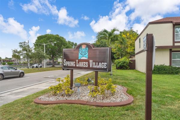 525 NW 100th Ct, Unincorporated Dade County, Florida 33172, image 1